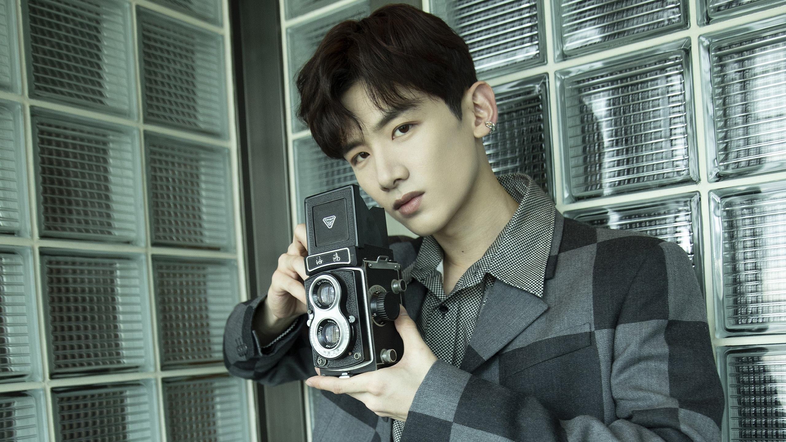 2022年季后赛:库里在第三节一人投中五个三分,瞬间锁定胜局,库里本赛季投进了多少三分